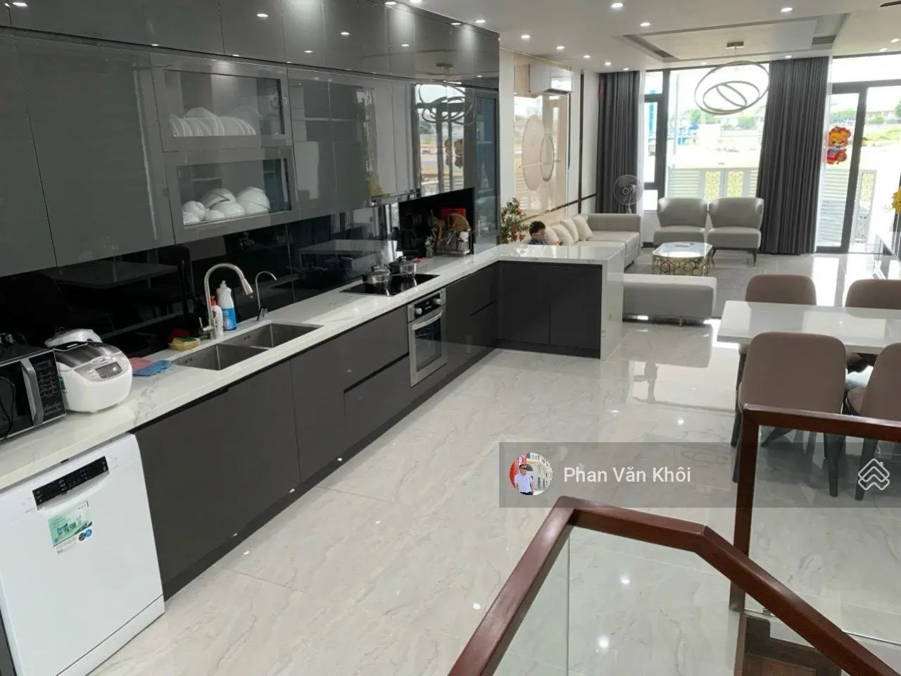 Bán nhà phố 5x22m, nhà 1 hầm 4 lầu nội thất cao cấp KĐT Vạn Phúc, Ngân hàng cho vay 70%
