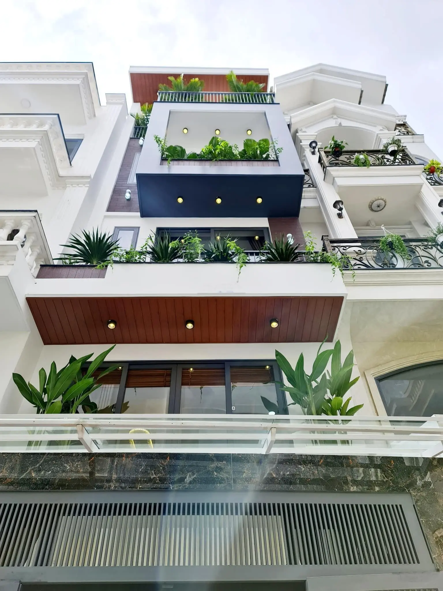 Không thể còn căn thứ 2, nhà Lê Thị Riêng, P. Bến Thành, Q1, 78m2, HĐ thuê 20tr, sổ riêng