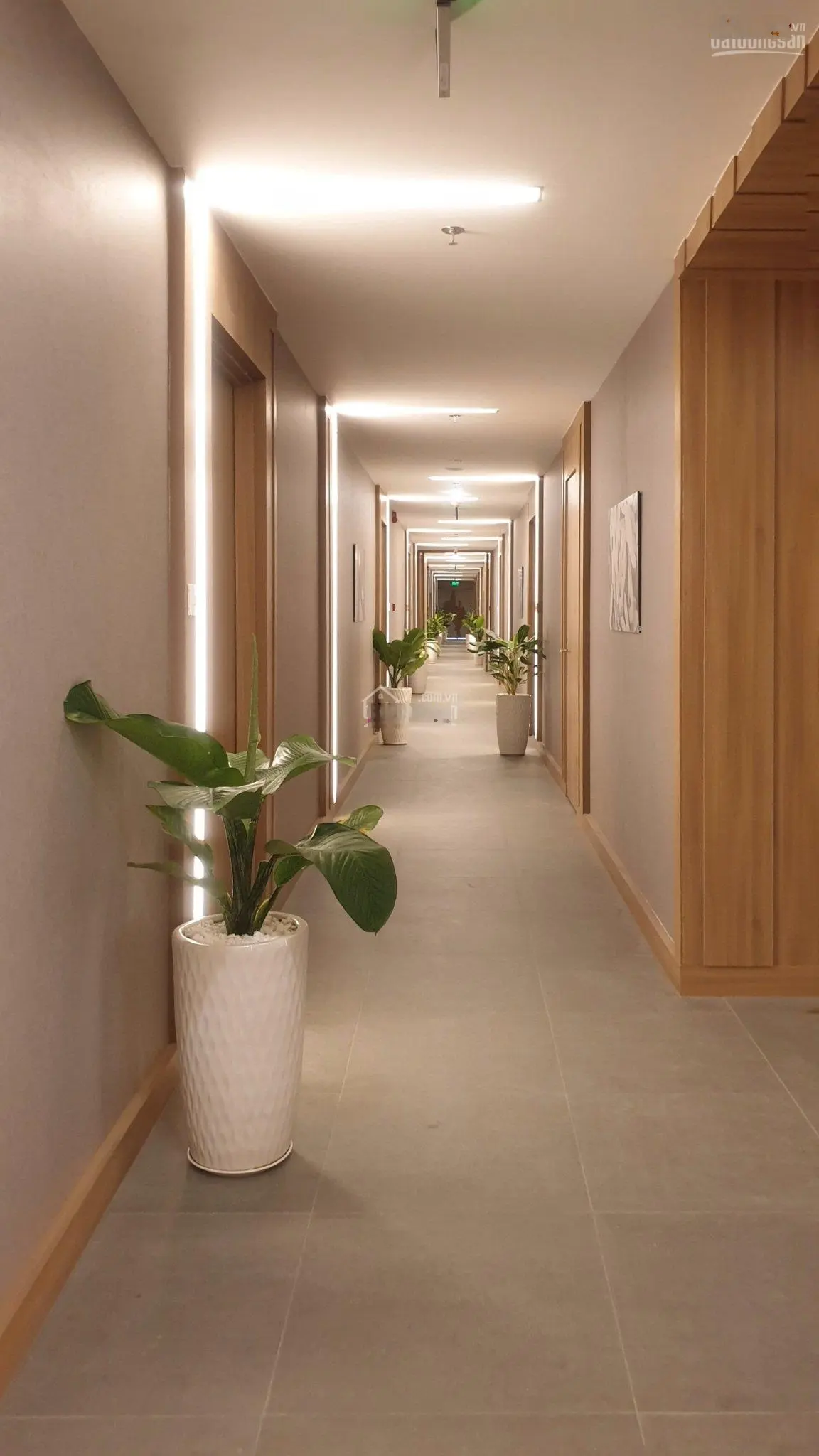 Bán giảm sâu thêm 150tr full nội thất view hồ bơi Republic Holiday Inn giá 2,239 tỷ. LH 0931 633 ***