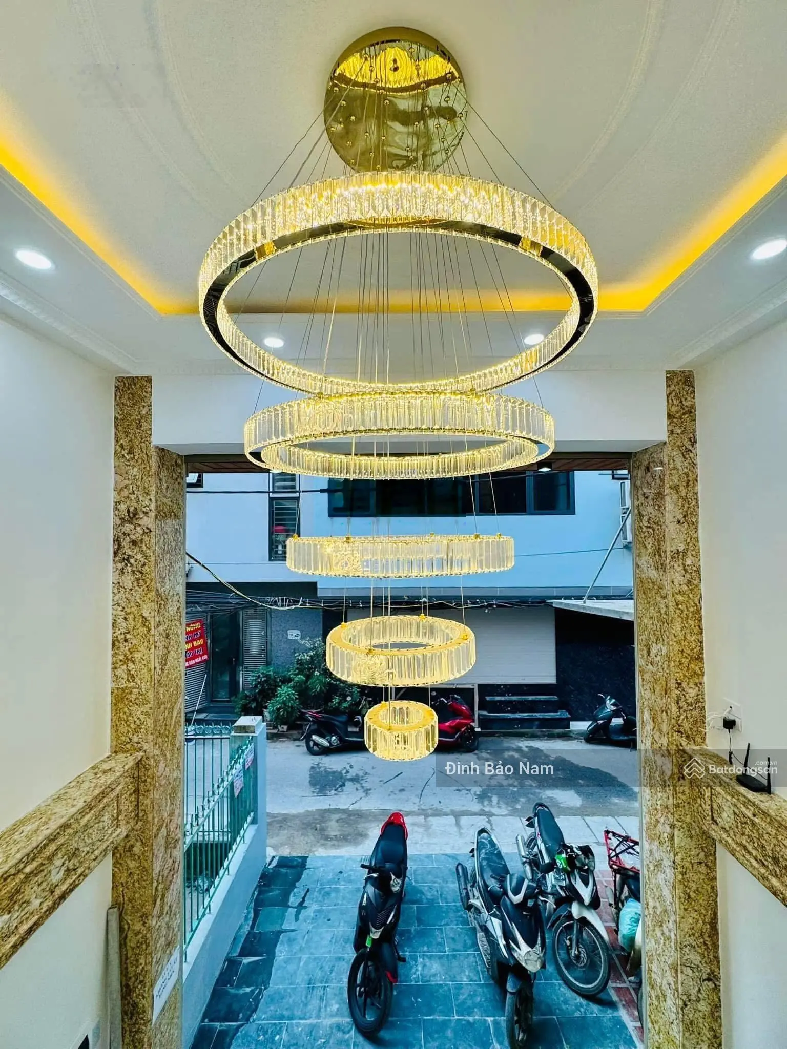 Minh khai 71m 6 tầng thang máy 3 ô tô vào nhà mặt ngõ thông kinh doanh cách 1 nhà ra đường lớn