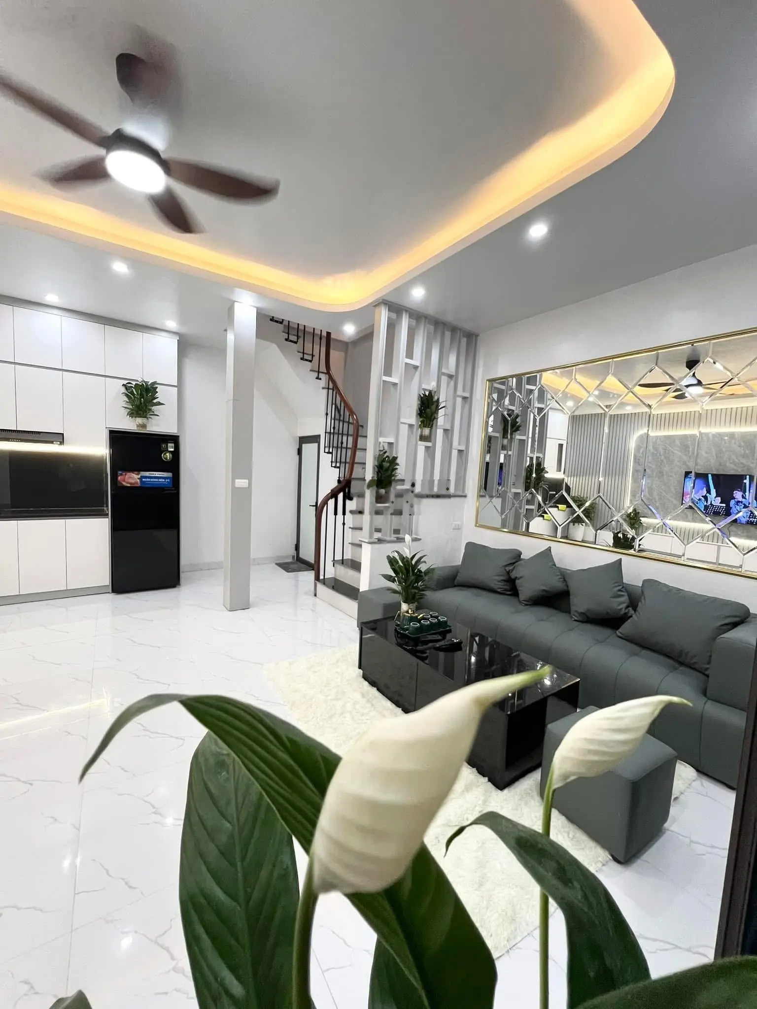 42m x 6 Tầng - nhà đẹp như khách sạn - Sổ đỏ vuông nét phố Khâm Thiên- Trung Phụng - Đống Đa .