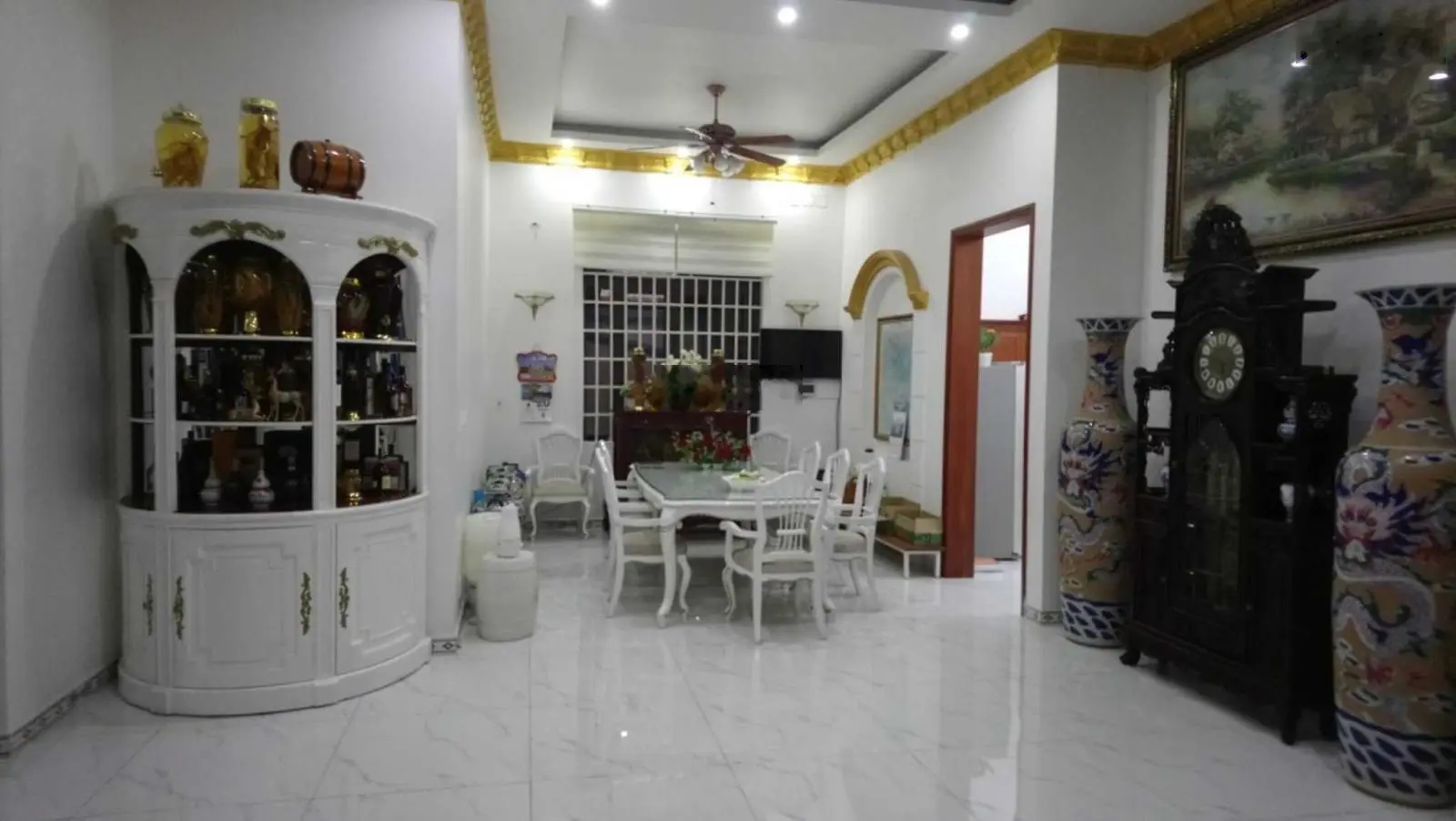 Biệt thự sân vườn hồ bơi ngã 4 Hòa Lân 28*43m LH 0909 036 ***