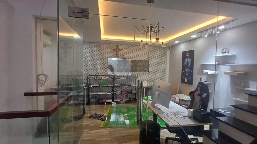 Mặt tiền kinh doanh đa ngành nghề-mới đẹp ở ngay-63m2-5 tầng-5pn-gần lê văn thọ p16 gv-chỉ 11 tỷ tl