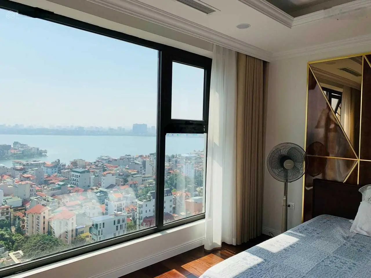 Hàng cắt lỗ! Bán gấp căn 2PN 88m2 full nội thất dự án D'Leroi Soleil Tây Hồ