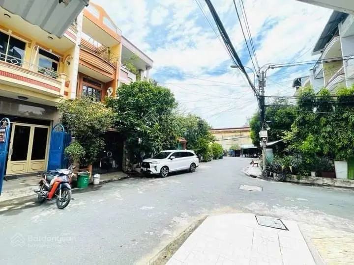 Nhà riêng, diện tích 60m2, sổ hồng riêng, 3 tầng chắc chắn BTCT, nhỉnh 6 tỷ
