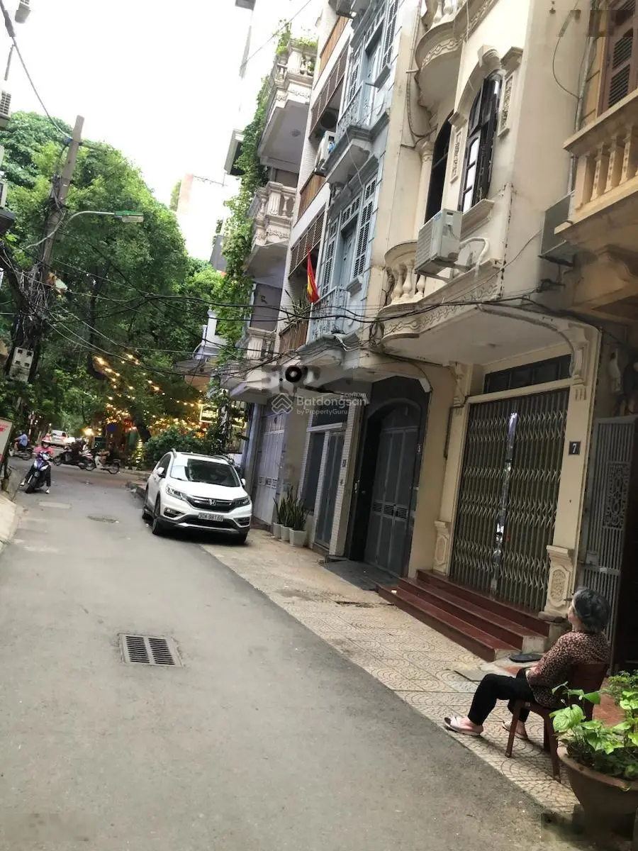 Bán nhà phân lô Trần Quang Diệu, Đống Đa, vỉa hè, kinh doanh, an sinh đỉnh. 42m, 4 tầng, mt 3.8m