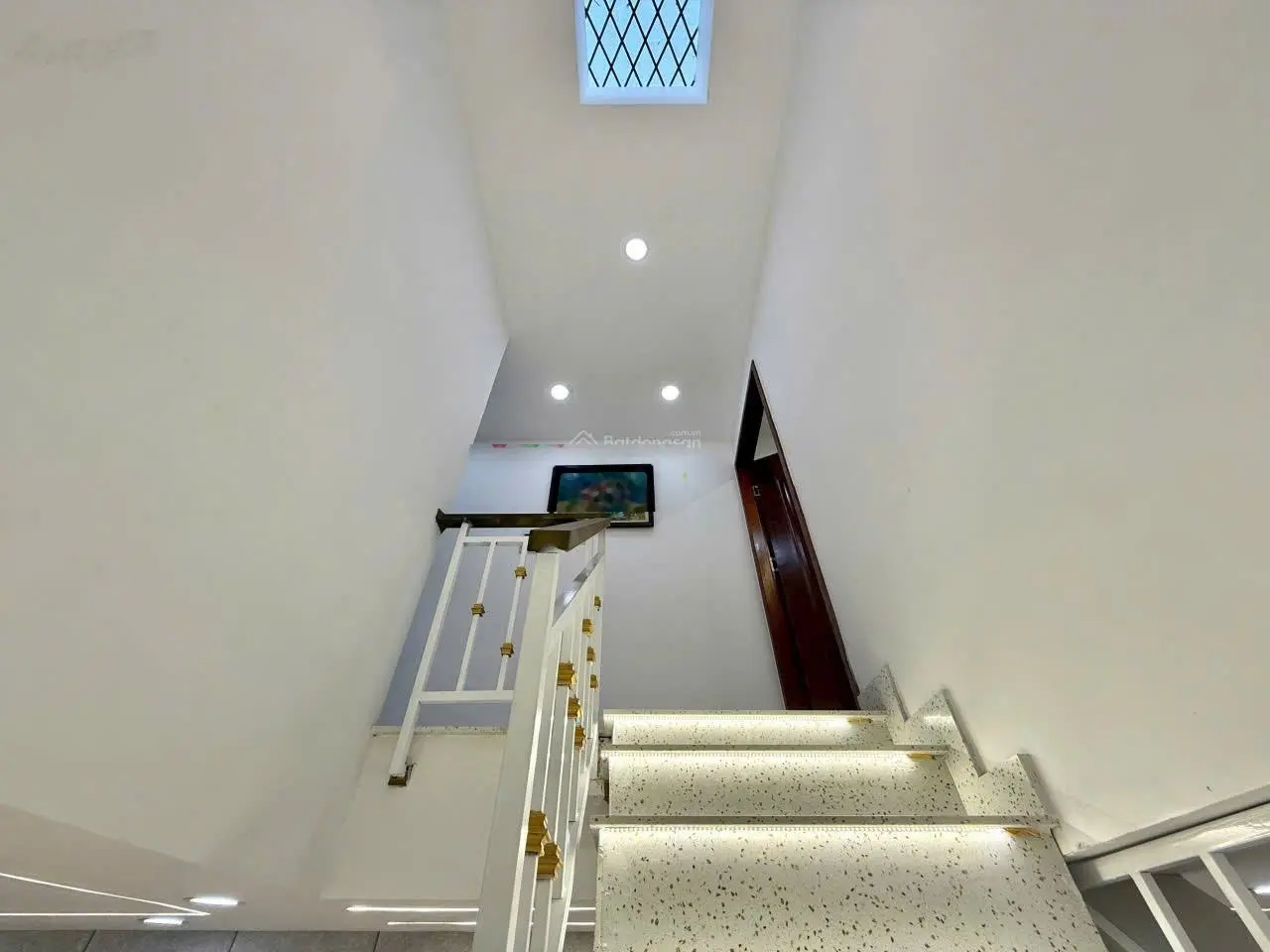 Nhà đẹp hẻm 1/, dưới 3 tỷ, hẻm trước nhà 6m, nhà trống, full nội thất mới đẹp. Liên hệ: 0906 435 ***