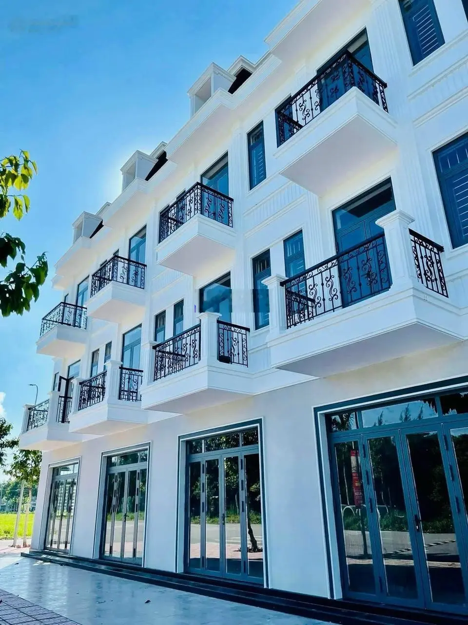 Bán nhà 1 trệt 2 lầu giá 3,6 tỷ mặt tiền đường Số 6, khu đô thị 5A, Phường 4, TP Sóc Trăng