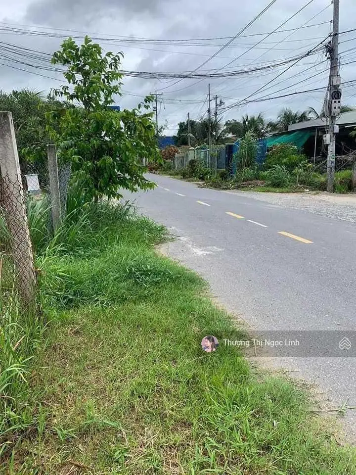 Cần bán gấp lô đất MT Ninh Bình, phường 2, gần bệnh viện đa khoa tỉnh Bạc Liêu. DT 120m2/500tr. SHR