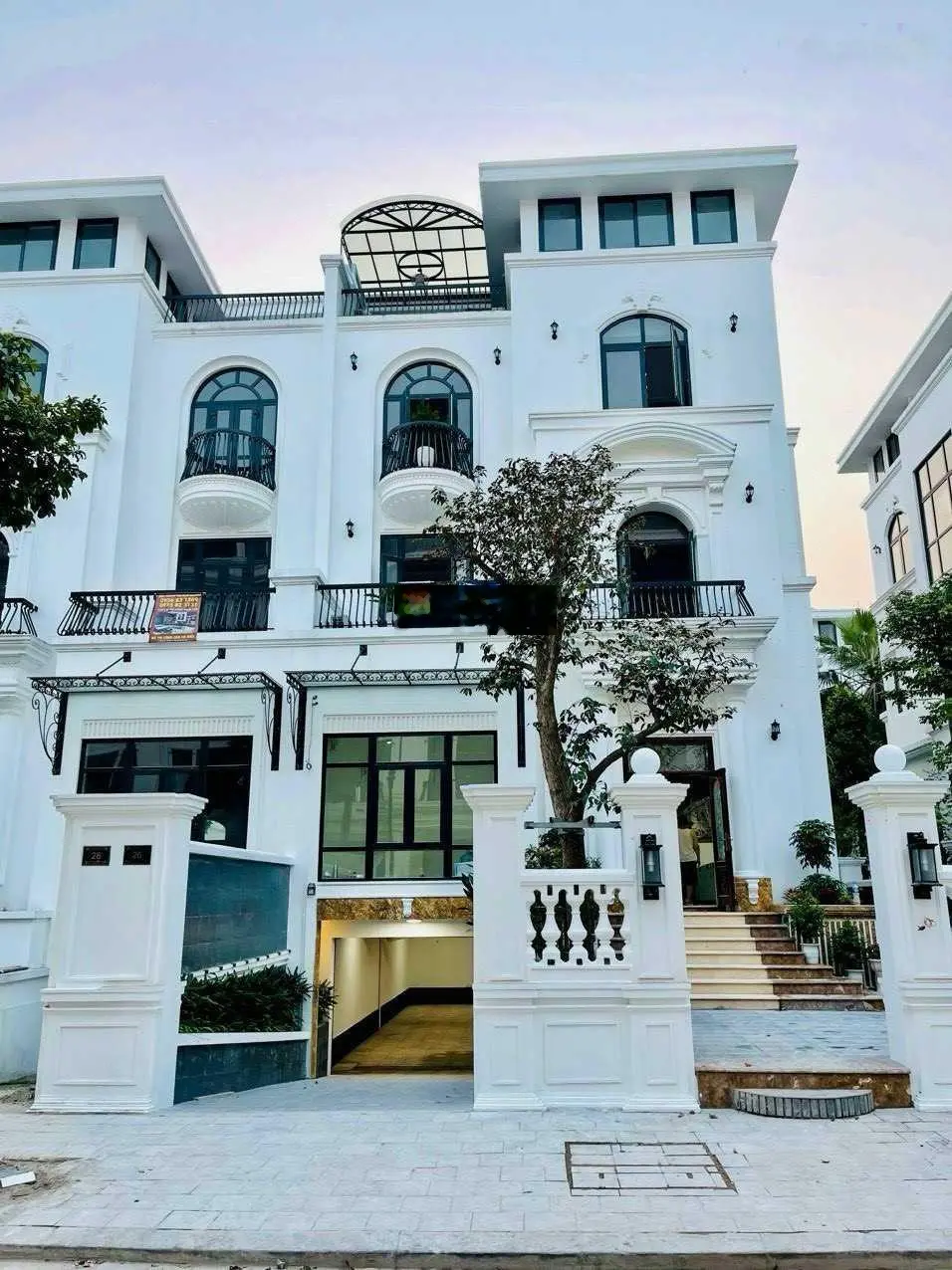 Chính chủ cần tiền bán gấp biệt thự Louis City Hoàng Mai vị trí đẹp nhất nhì dự án