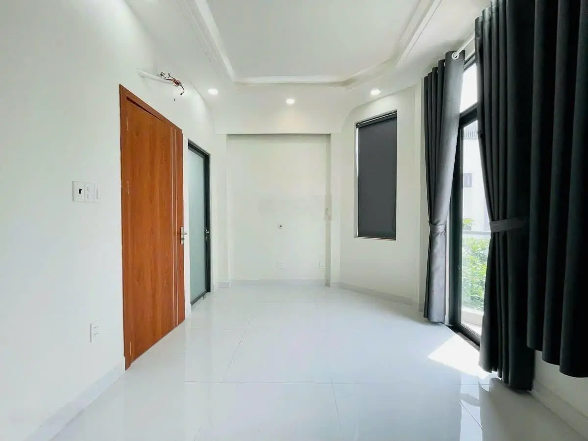 Bán lỗ căn nhà Cao Thắng, Q3 50m2 1 trệt 3 lầu 4PN, 4WC. Đang cho thuê 20 tr/tháng. Sổ công chứng