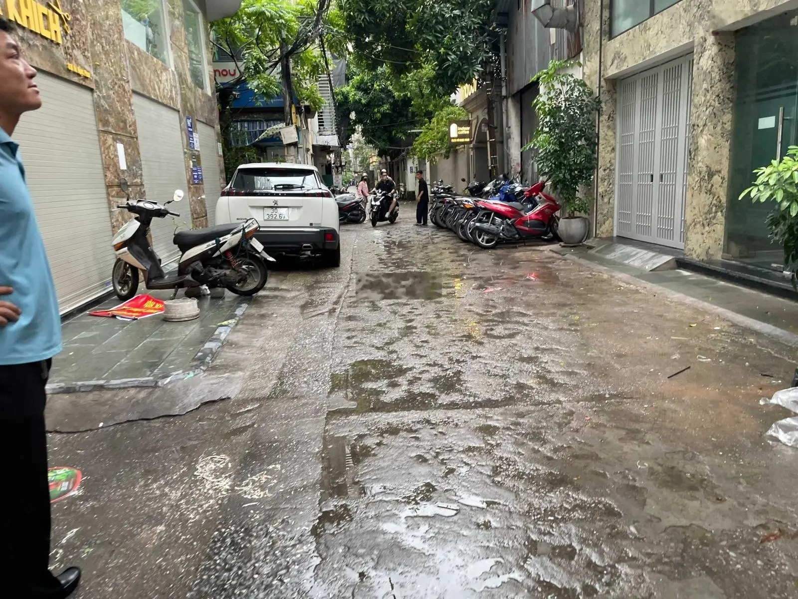 Chính chủ tôi bán nhà C4 ngõ Vũ Ngọc Phan,cách 20m ra ô tô tránh,30m ra chợ Láng,gần trường học