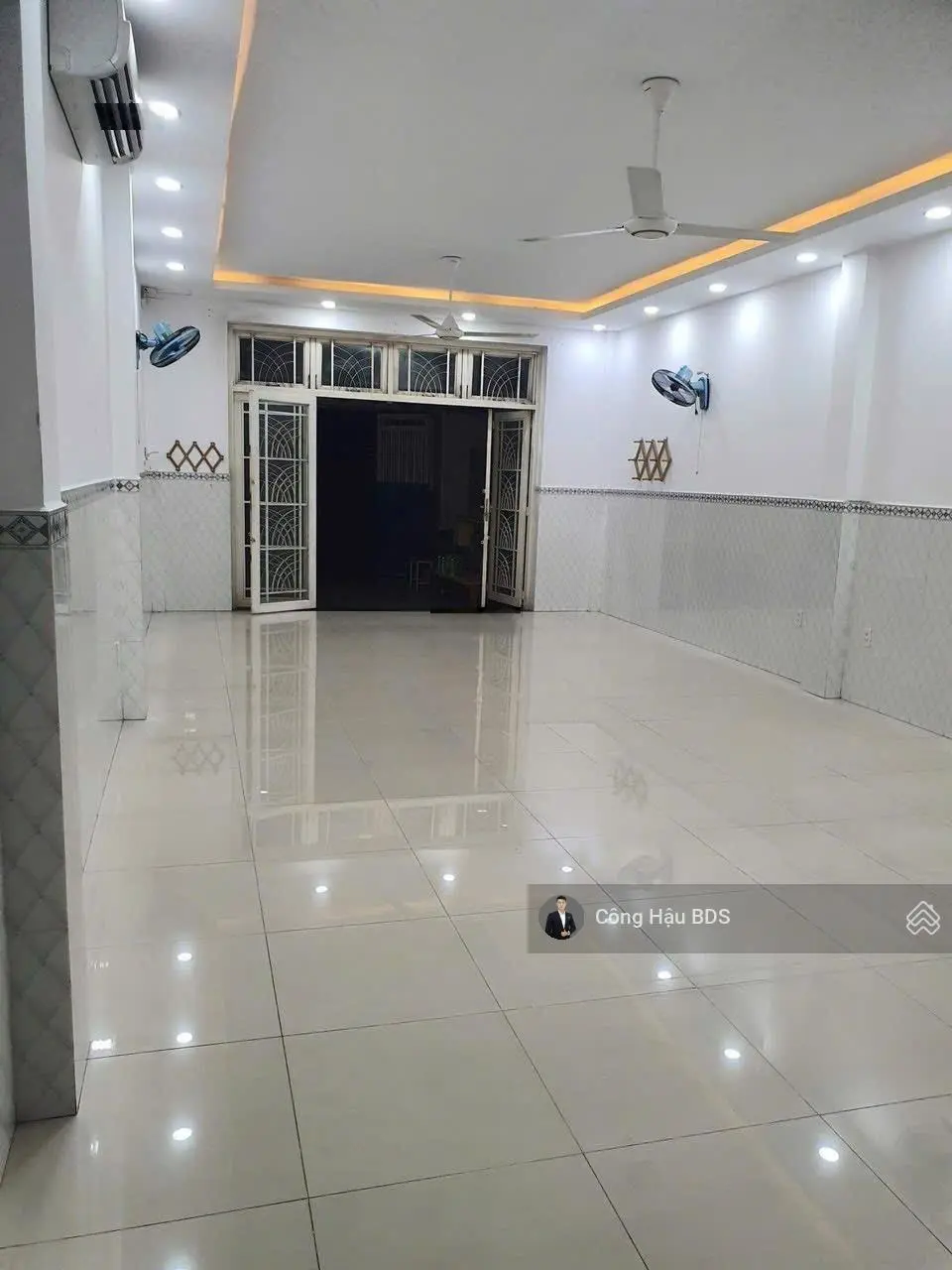 Nhà Trệt- 2 Lầu Sổ Hoàn Công. Gần Chợ Dĩ An 1. DT: 104M2 (5x 21m). Đường 5M. Giá: 5 Tỷ TL