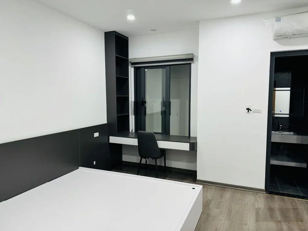 Nhà Minh Khai, 7 T, thang máy, lô góc thoáng sáng, ô tô vào nhà, nhà mới 62 m2