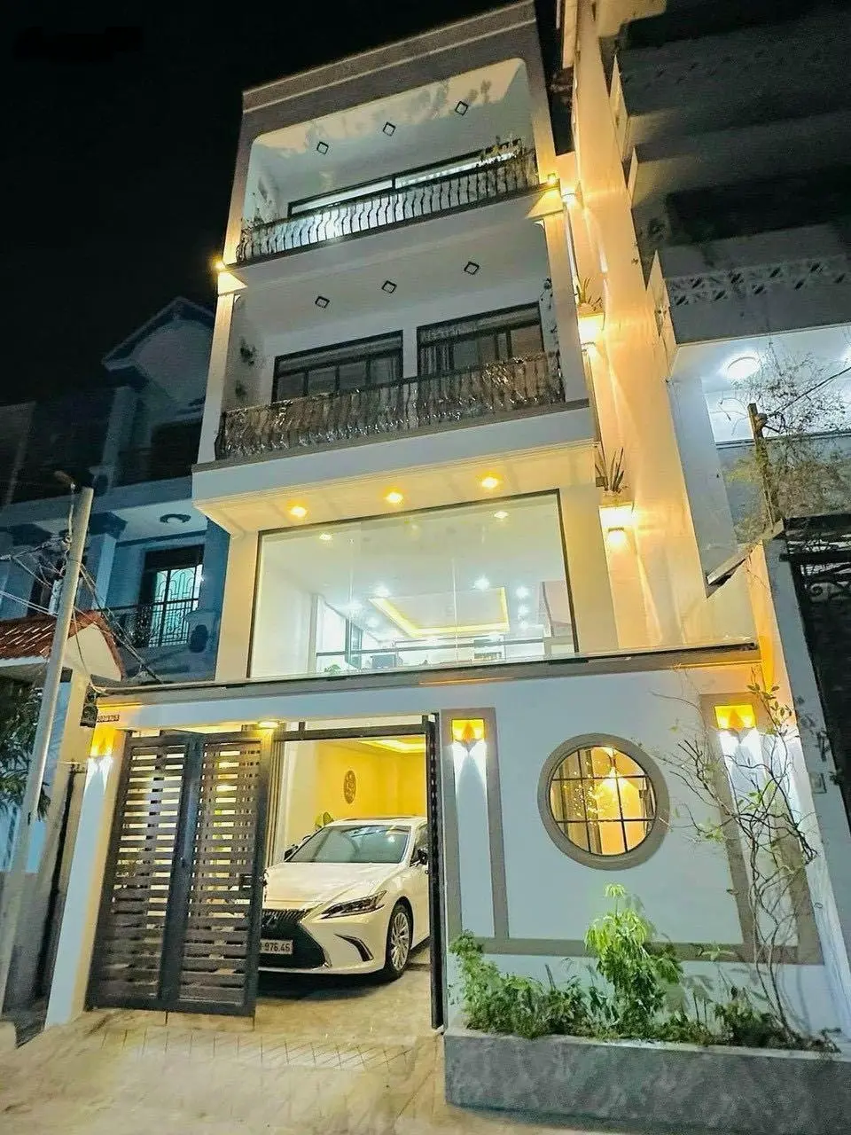 Sốc giảm 500tr, chỉ còn 7,5tỷ có ngay nhà đẹp Quận 7 - Đường nhựa 8m ngay Nguyễn Thị Thập