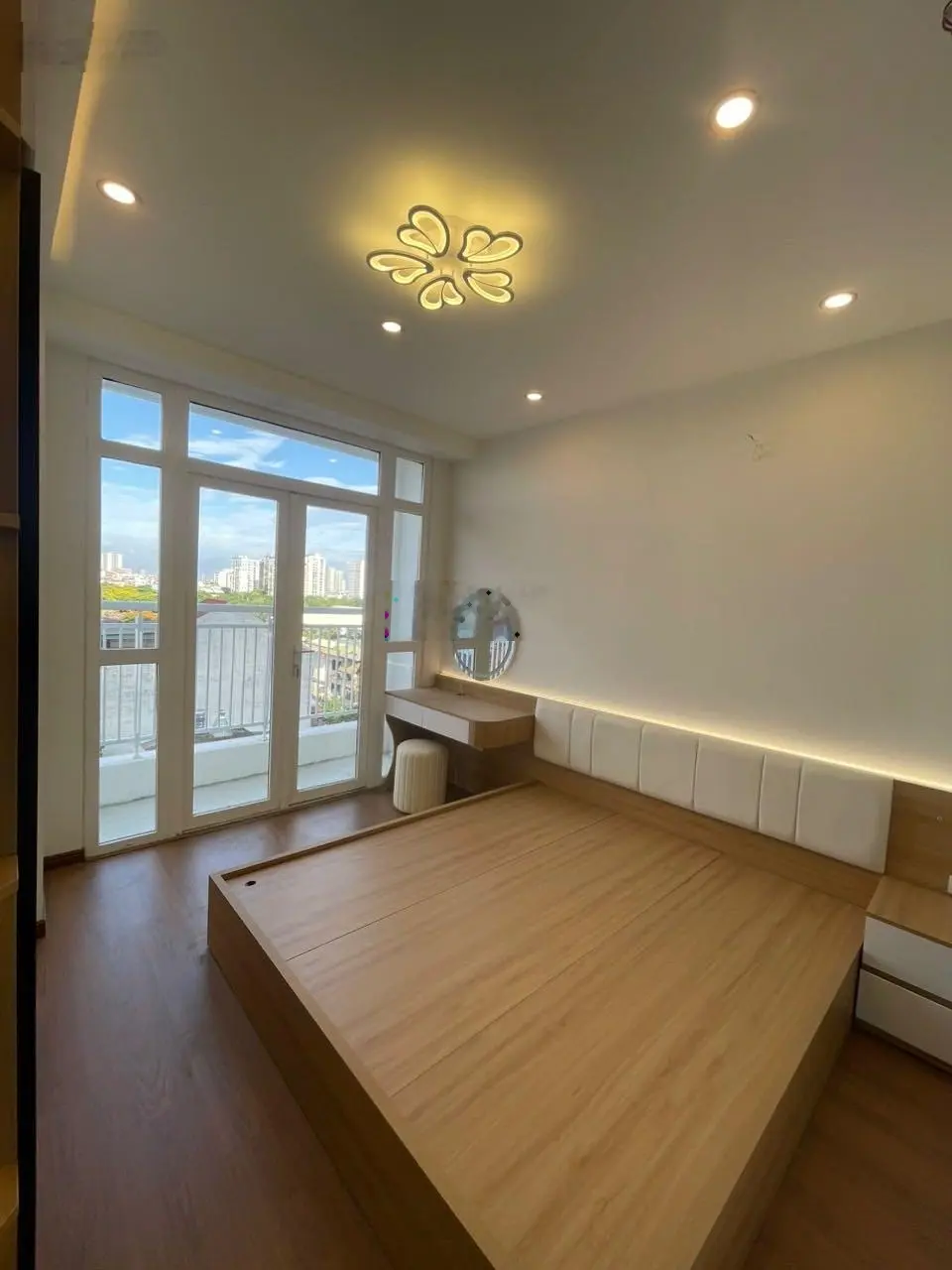 Cực hiếm CHCC Nguyễn Đức Cảnh Tương Mai, 84m2, 3 ngủ, PK view ban công cực thoáng, full nội thất