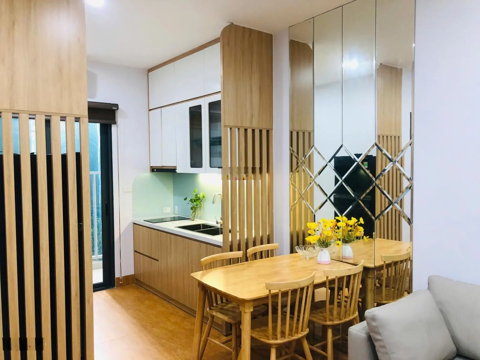 Bán căn 07,08,12B, 15 ban công Đông Nam tầng đẹp 15 và18 diện tích 58m2 2PN