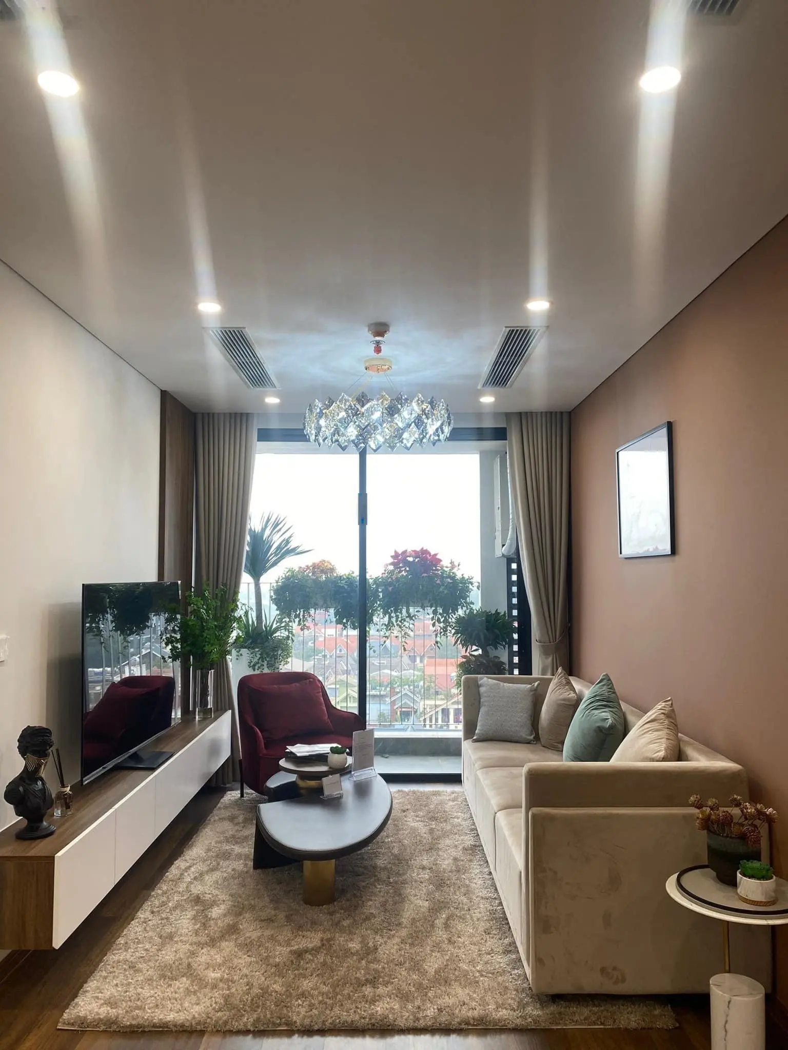 Chuyển nhượng căn 3PN 138m2 view công viên Wisteria Royal Park 5.5 tỷ