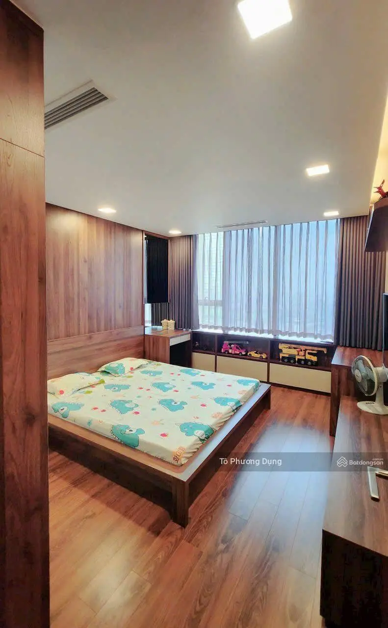 Bán căn hộ penthouse Eco Green - DT 200m2 - full nội thất cao cấp - sổ đỏ trao tay vào ở ngay