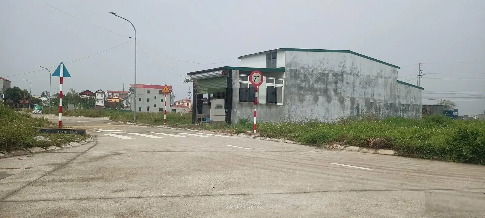 BÁN ĐẤT TẶNG NHÀ KHU ĐẤU GIÁ HIỀN LƯƠNG.