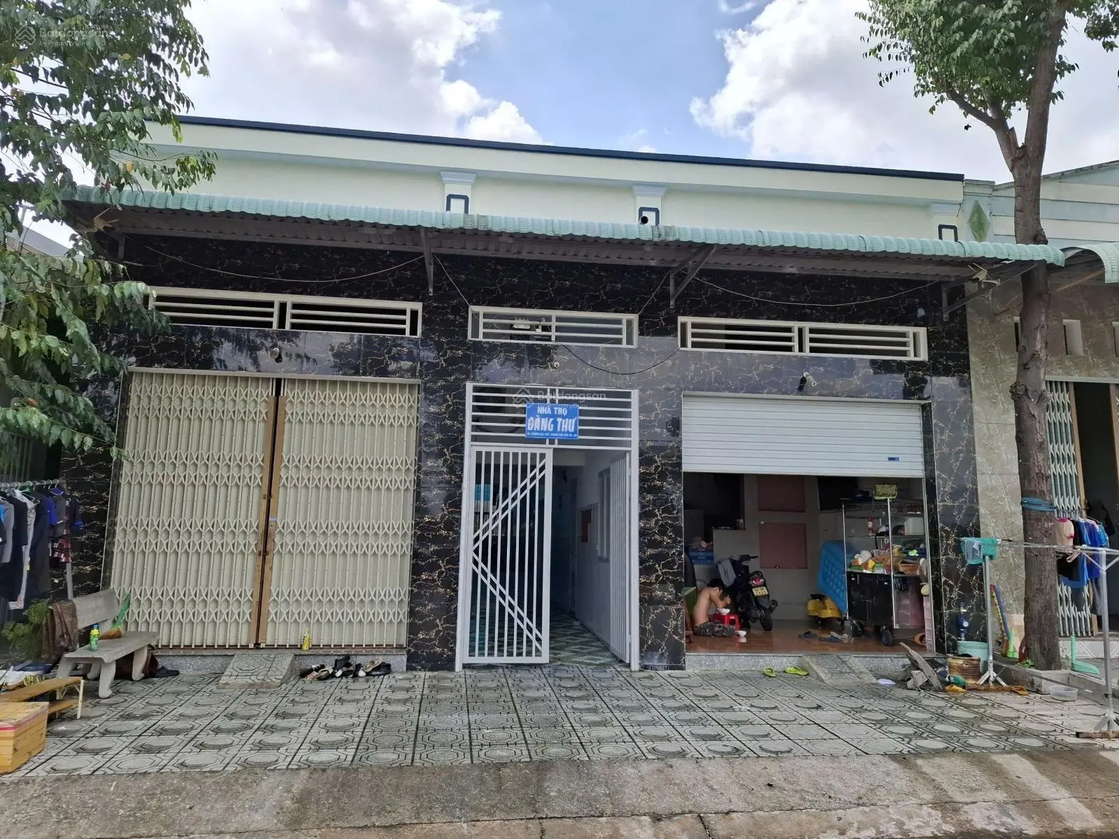 Bán cặp trọ vị trí đẹp sát bên chợ tạm.Mỹ Phước 3 Bến Cát Bình Dương 300m2.Lh:0937 948 ***Giá:4ty35