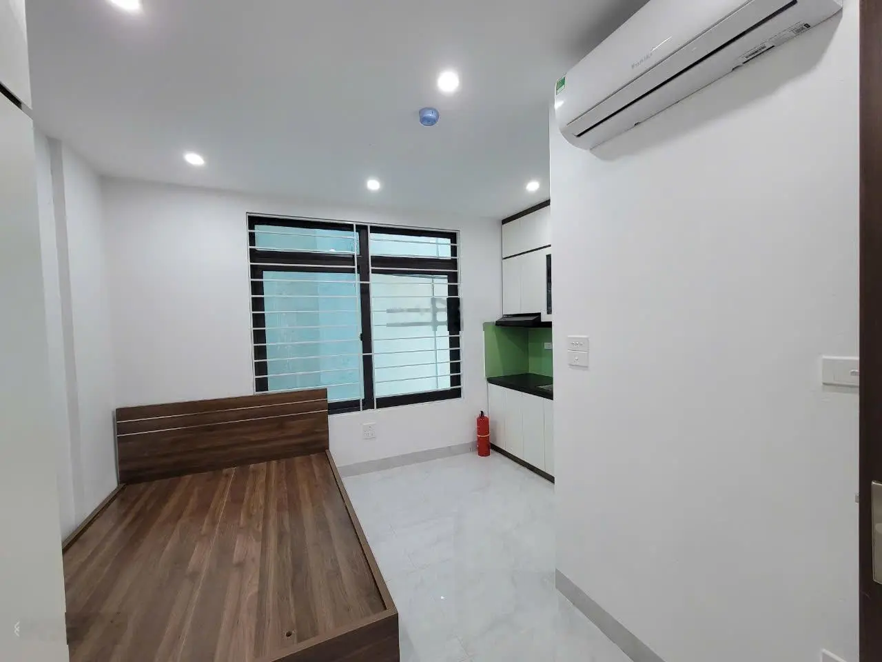 Bán tòa CCMN siêu đẹp Phú Diễn, ô tô đỗ cửa, doanh thu 1.5 tỷ/năm, 28 phòng khép kín, 19 tỷ