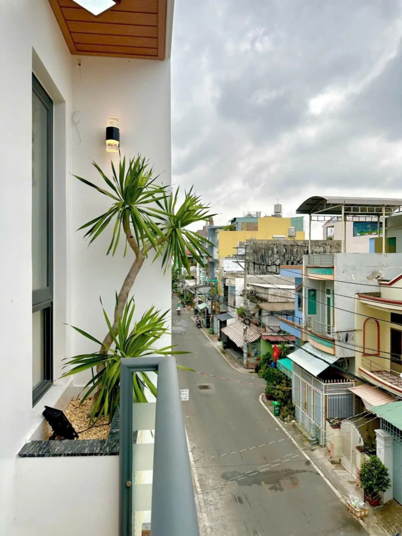 Nhà mới thiết kế sang đường Lê Văn Quới 8tỷ450, hẻm 8m gần Ngã Tư 4 Xã, đúc 5 lầu, nội thất đầy đủ