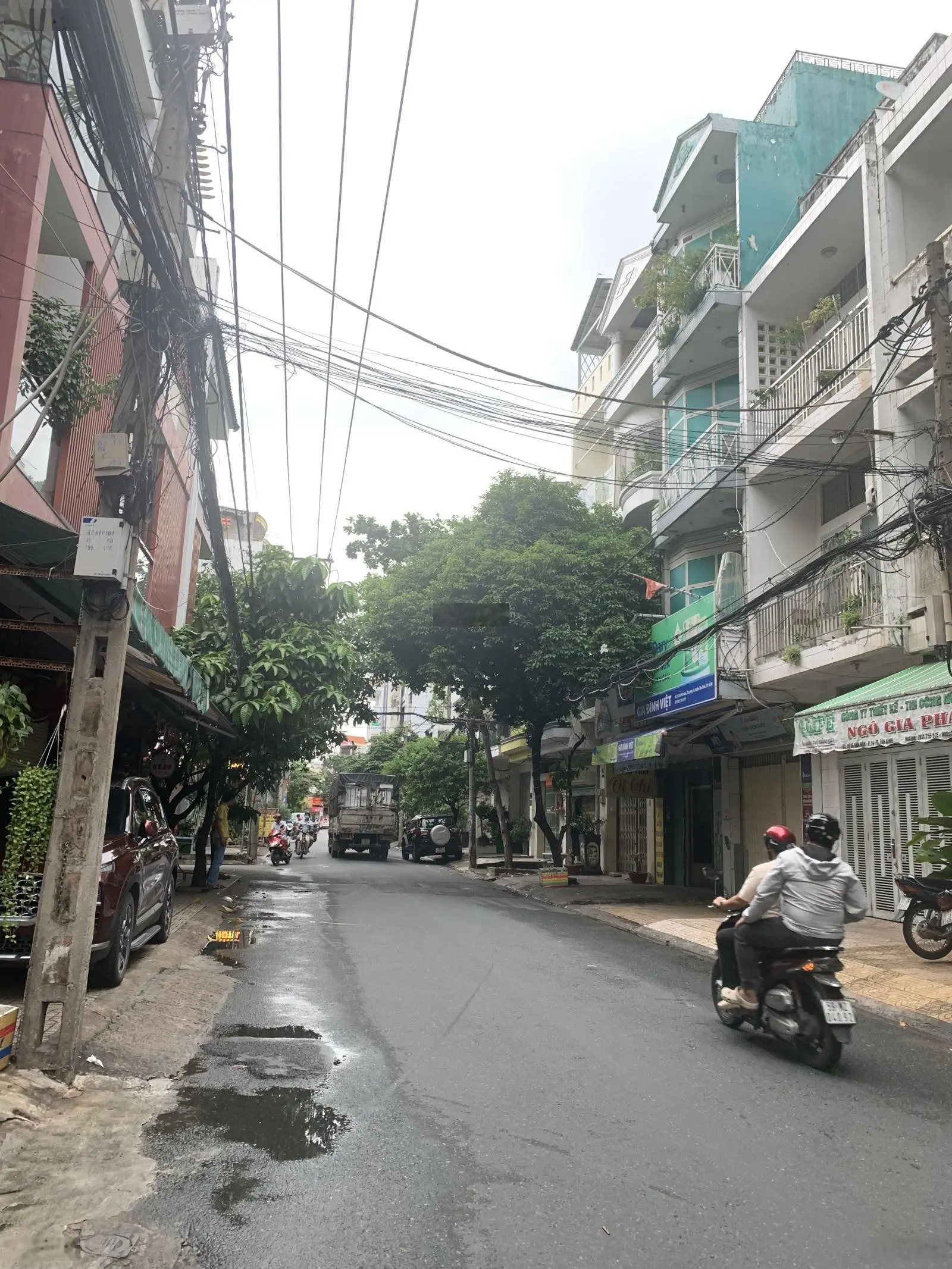 Bán nhà 4 tầng - 60m2 (4 x 15) - 2 mặt hẻm, xe hơi vô nhà, Nguyễn Hồng Đào, Tân Bình, Chỉ 11 tỷ x