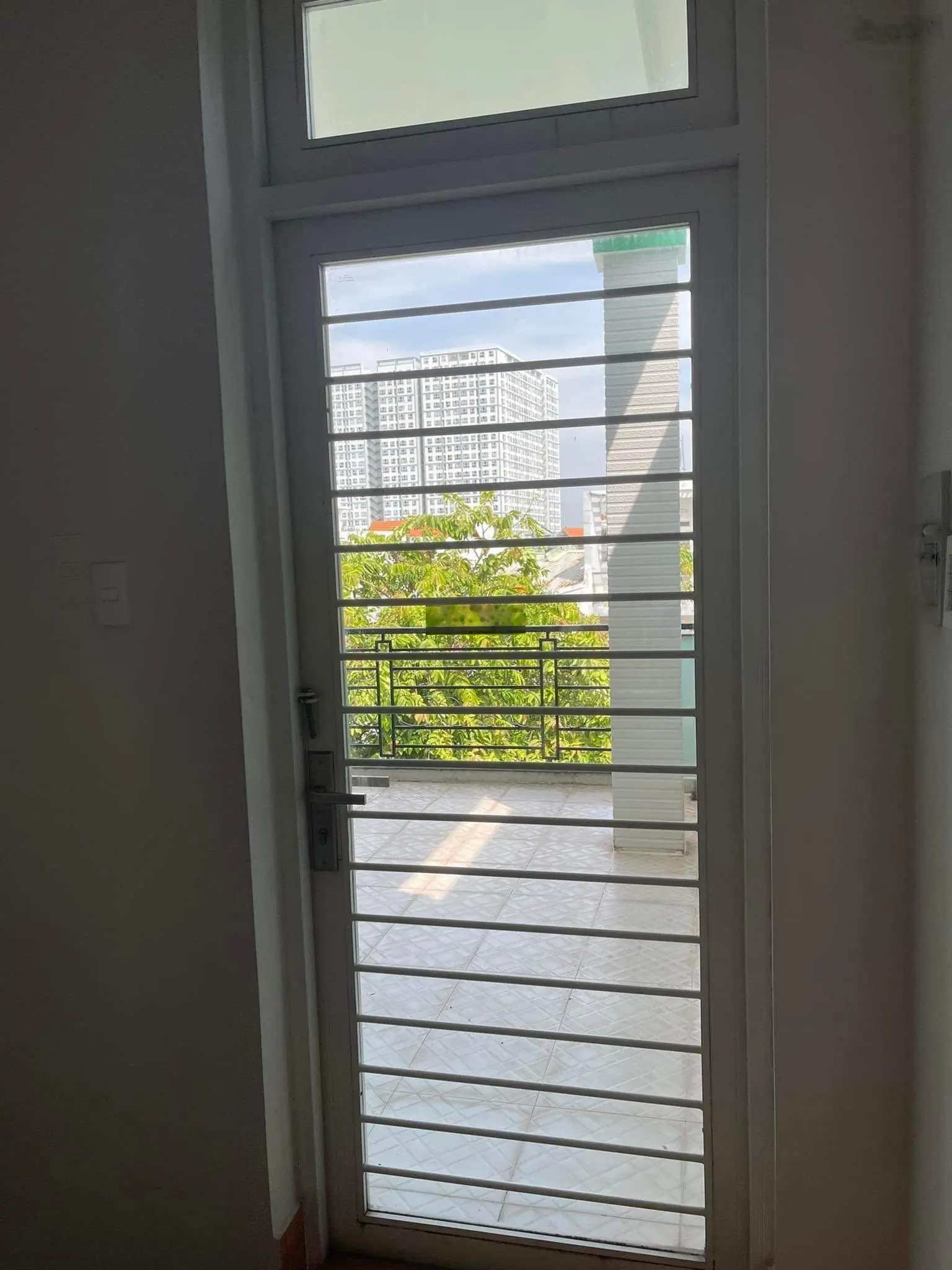 Khách đuối bán gấp nhà 98m2 sát Vincom Thủ Đức 1trệt 2 lầu giảm xuống 3 tỷ, rất hiếm