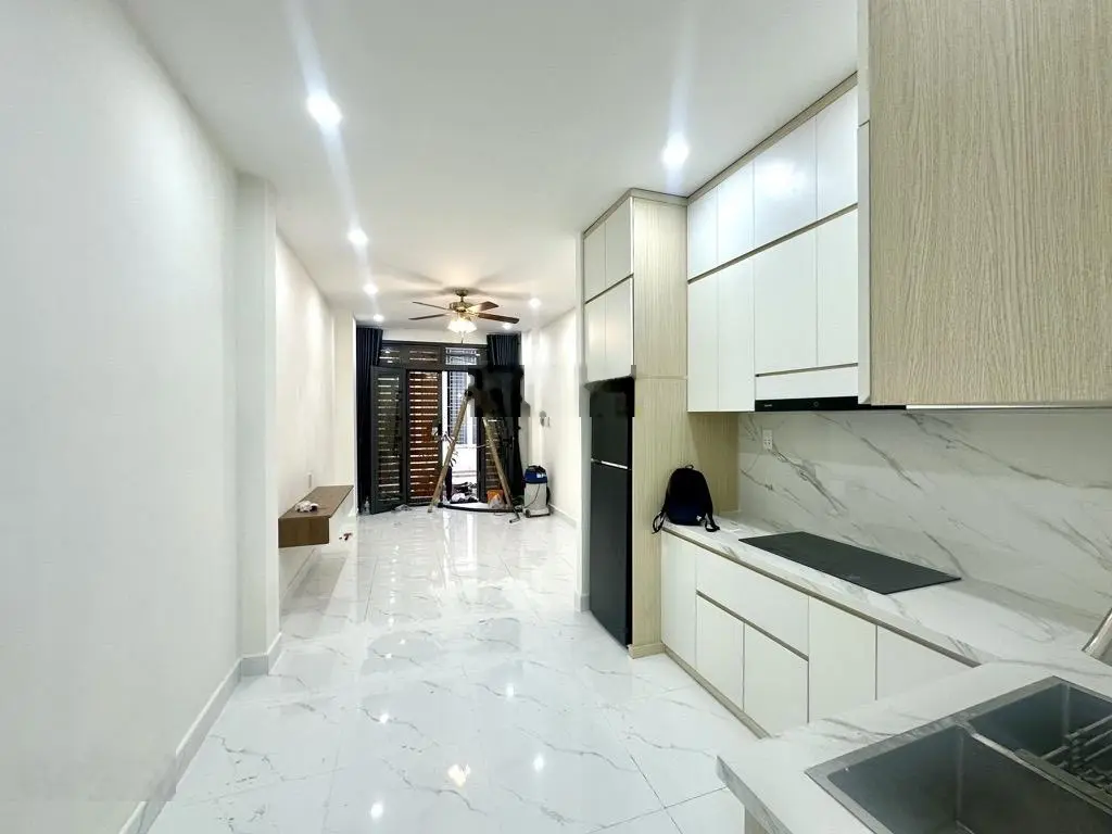 Nhà mới, hẻm 5m, nở hậu - Nguyễn Đình Chiểu - 33m2, 4 tầng - nhích 8 tỷ