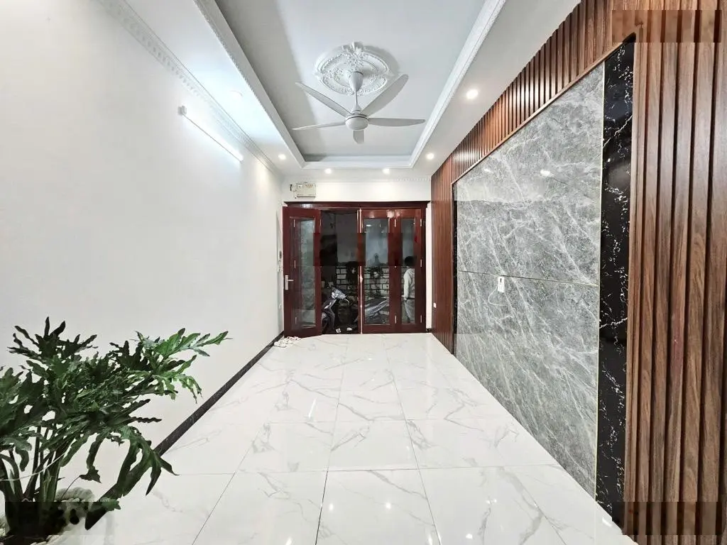 Bán nhà chợ sáng Tây Mỗ: Nhà mới 5 tầng, 3 ngủ đủ công năng - giá 4 tỷ 85 (TL) LH: 0975829946