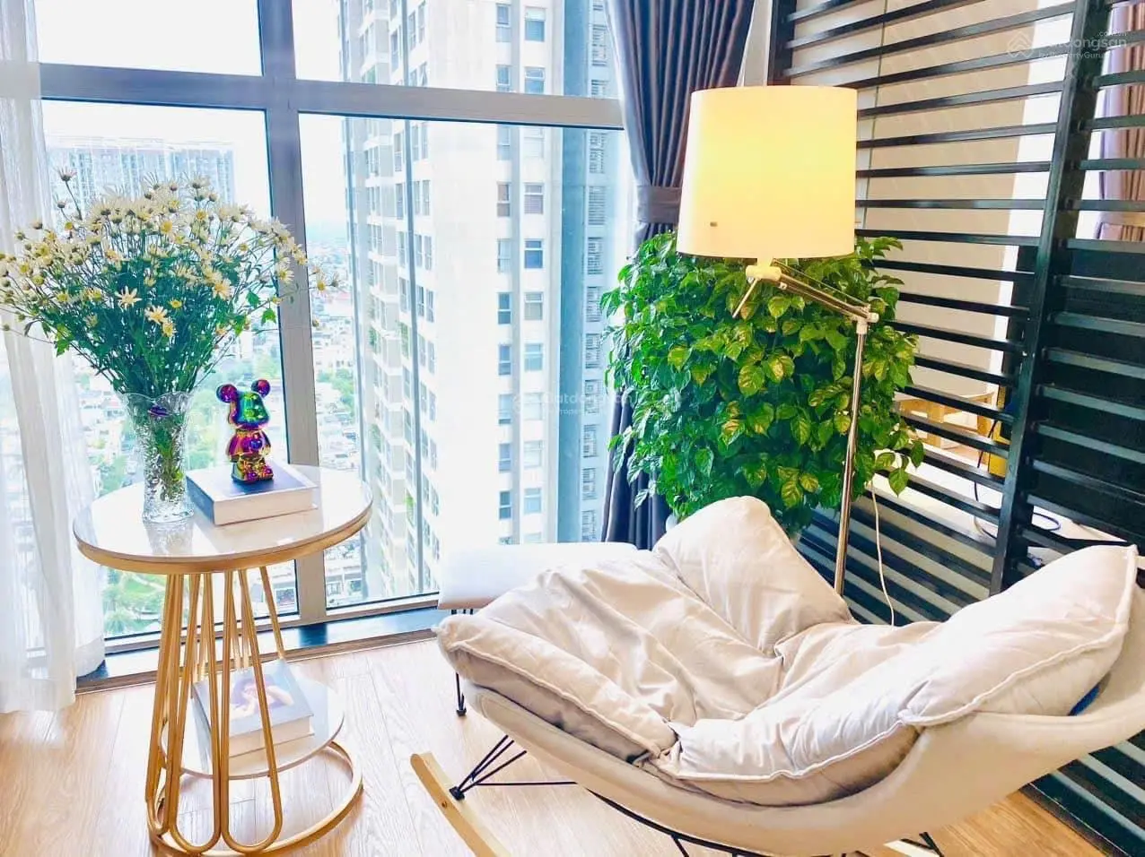 Chính chủ thiện chí gửi bán căn hộ 2PN 72m2 tại tòa HH2 90 Nguyễn Tuân full nội thất giá 5 tỉ