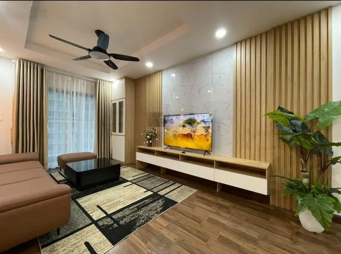 Bán gấp căn hộ FLC 36 Phạm Hùng, 131m2 - 3PN cửa Nam, ban công Bắc, full nội thất, giá 7,2 tỷ