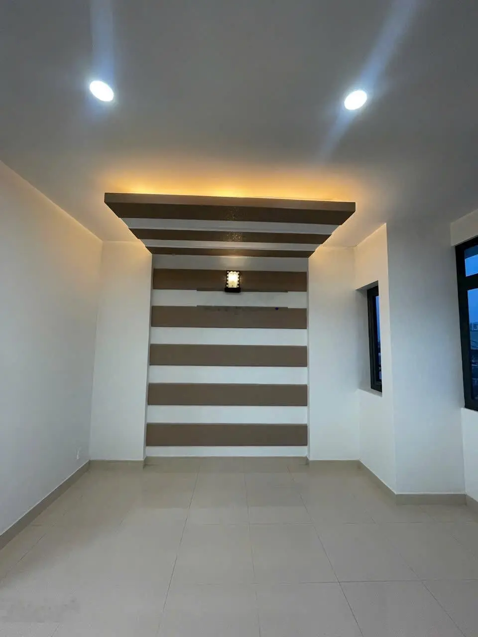 Nhà Trệt- 2 Lầu. Gần Làng ĐHQG Tp.HCM. DT: 73M2. Giá: 4.1 Tỷ Tl