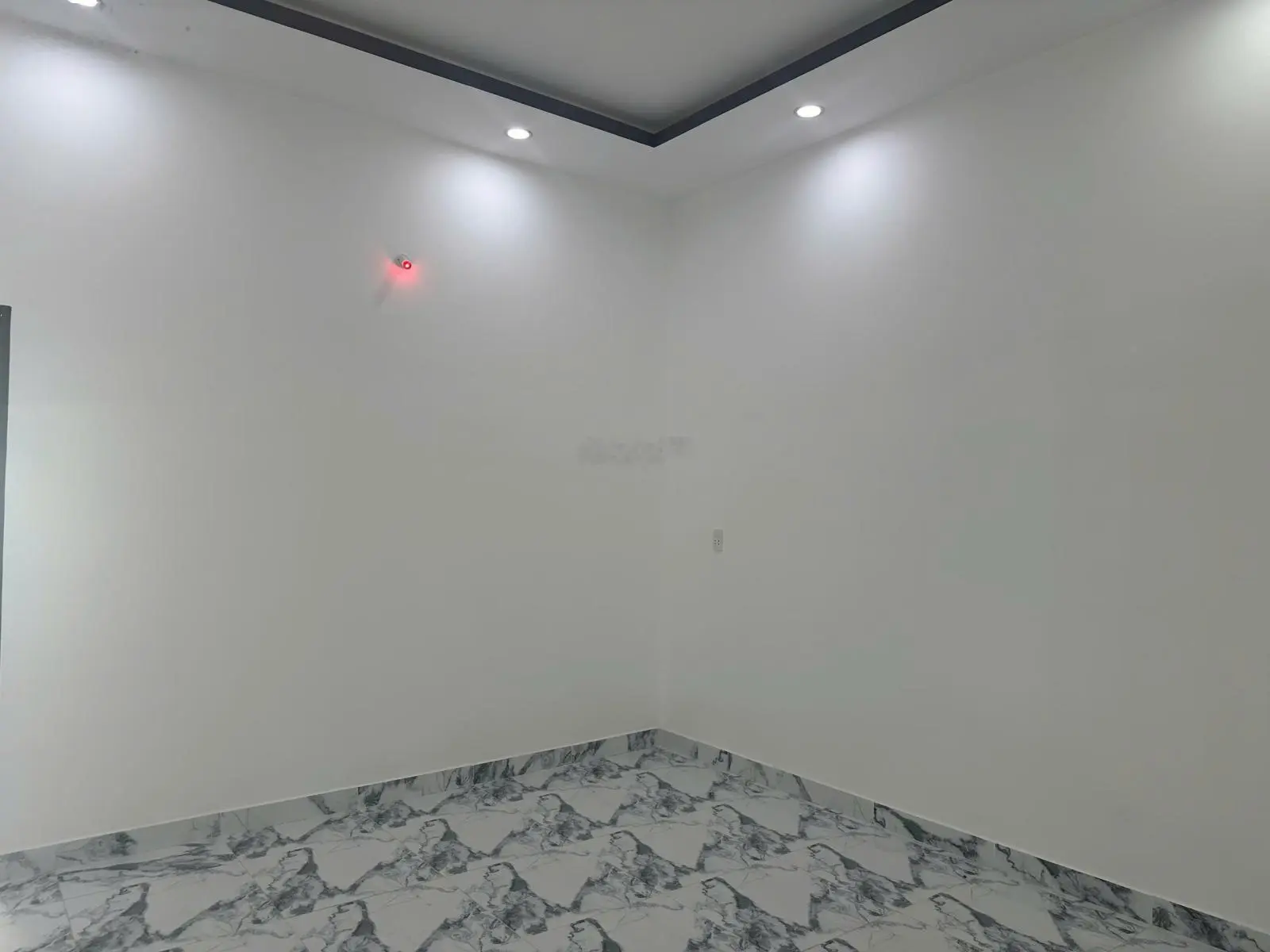 Cẩn bán gấp căn nhà mới xây 100% có nội nội thất _ sổ hồng riêng _ giá chỉ 2t150 có thương lượng