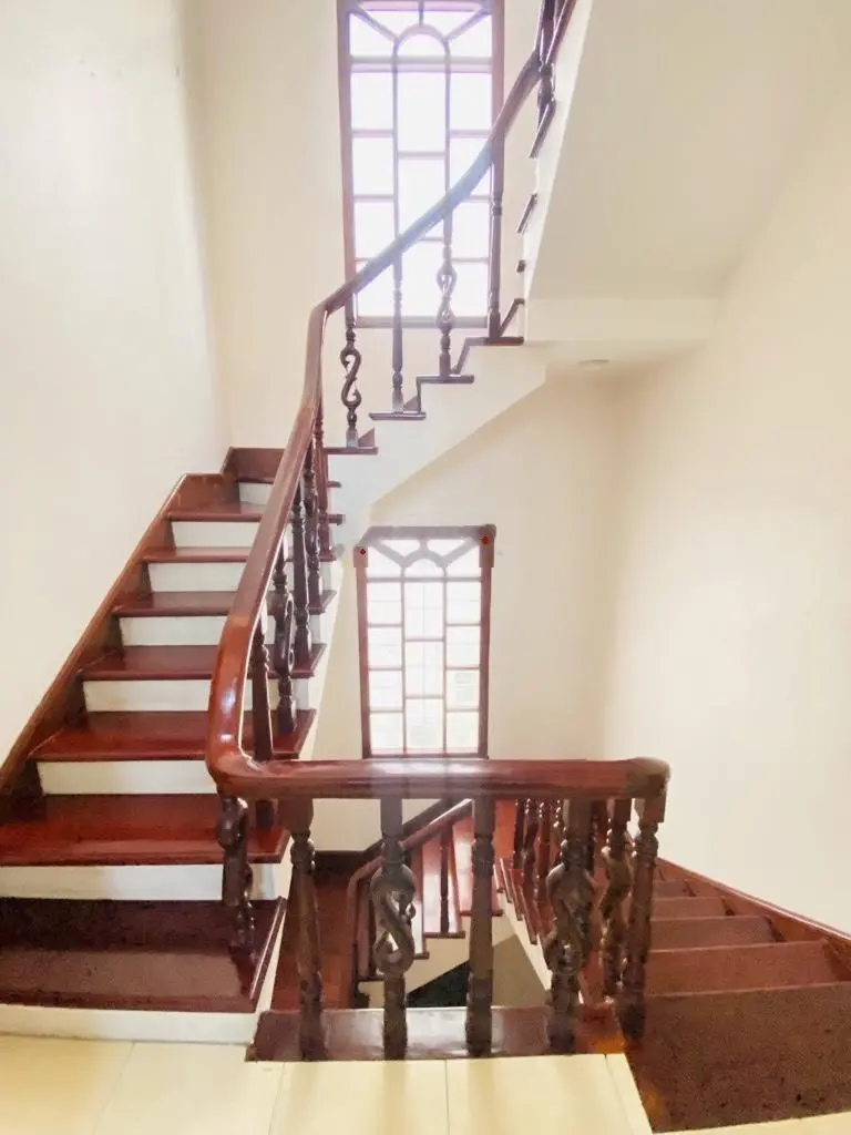 Bán gấp nhà dân xây Nguyễn Chí Thanh, lộc lớn, ô chờ thang máy 90.5m2 lô góc, MT 5,3m, chỉ 14.7 tỷ