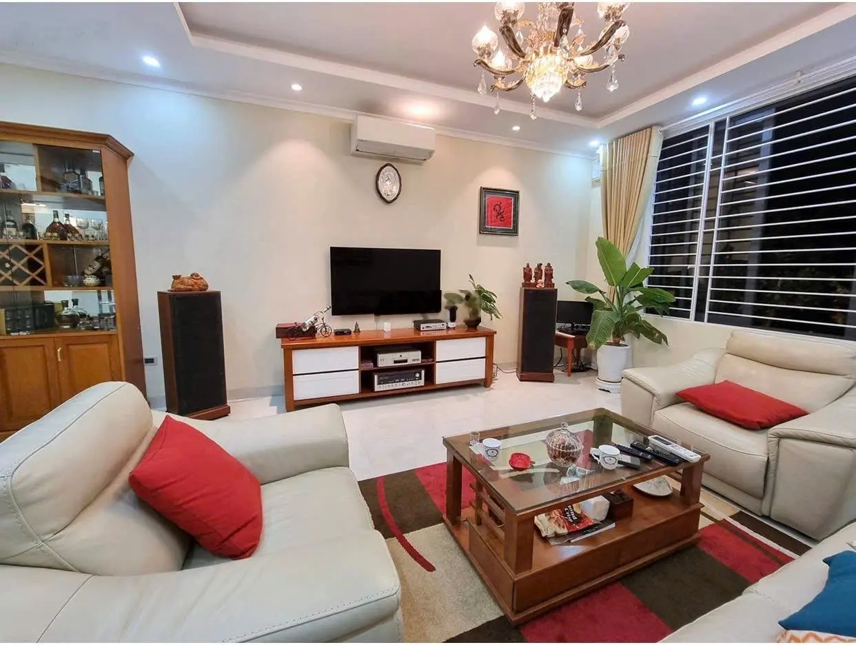 Phân lô Phạm Tuấn Tài, Cầu Giấy. Dt 62 m2, 6 tầng thang máy, MT 5,2 có vỉa hè, SĐCC giá 24,5 tỷ.