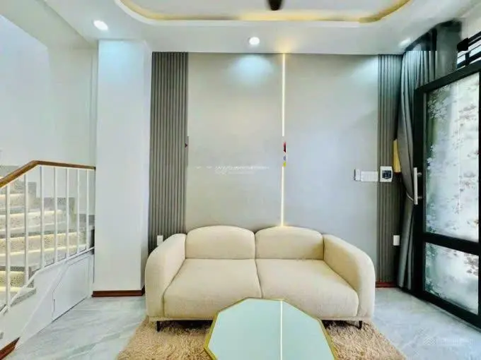 Nhà giá sốc siêu đẹp nằm ở đường Trần Quang Khải, P Tân Định, Quận 1, SHR