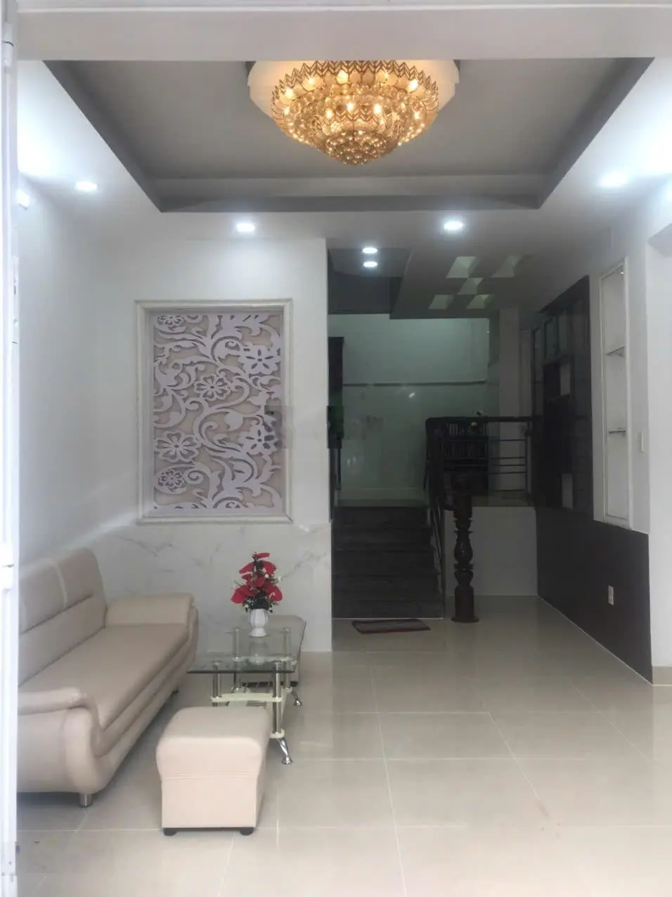 Nhà 2 lầu hẻm thông 3.5m kế bên đường Nguyễn Sỹ Sách, gần chợ Tân Trụ; Tặng hết nội thất, sổ sẵn