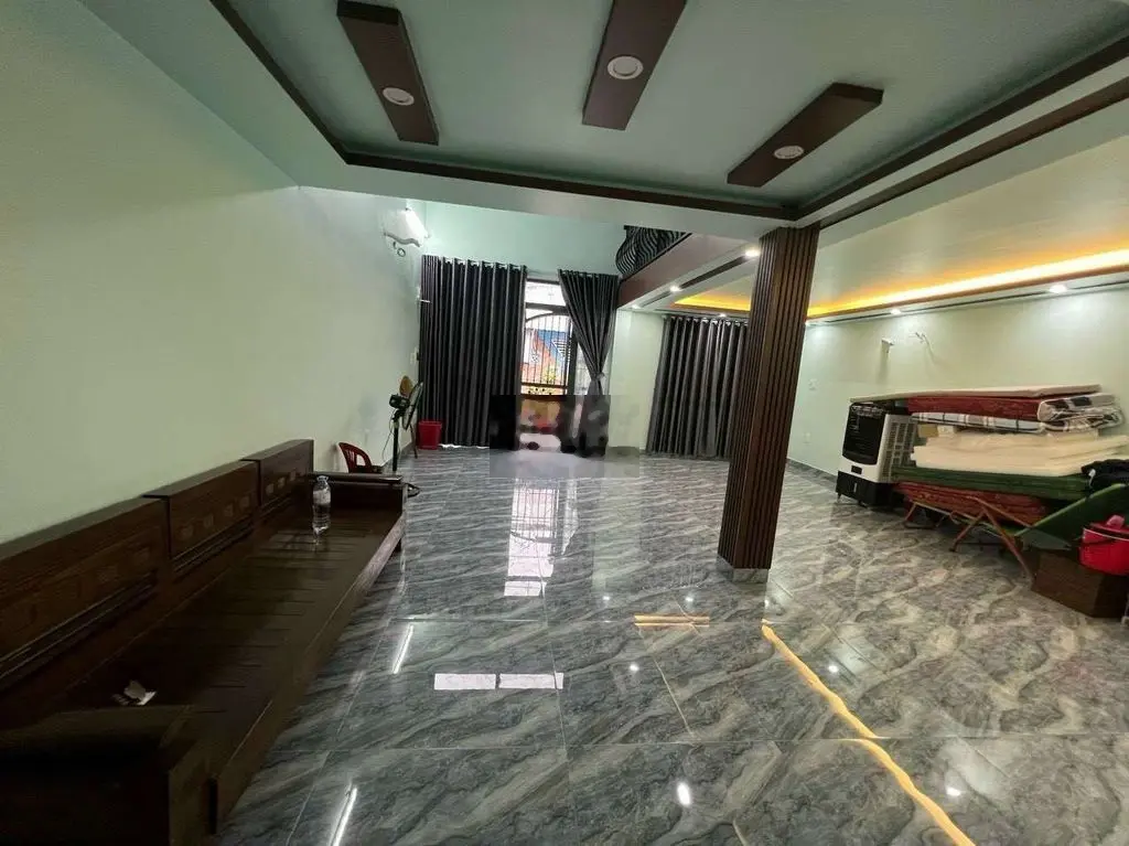 Bán gấp nhà Hà Huy Tập, kiệt xe tải đậu trước nhà