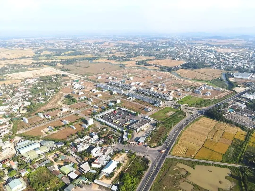 Chính chủ lô góc vị trí siêu đẹp, gần khu nhà trẻ, giá siêu tốt