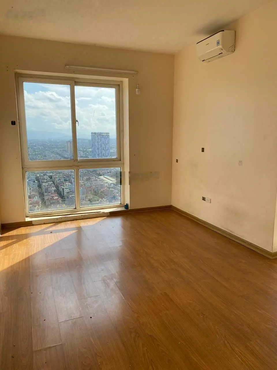 Duy nhất căn 03 tòa SME Hà Đông - 141m2 - 3 ngủ, 3vs - phòng khách đá bóng - 4,1 tỷ