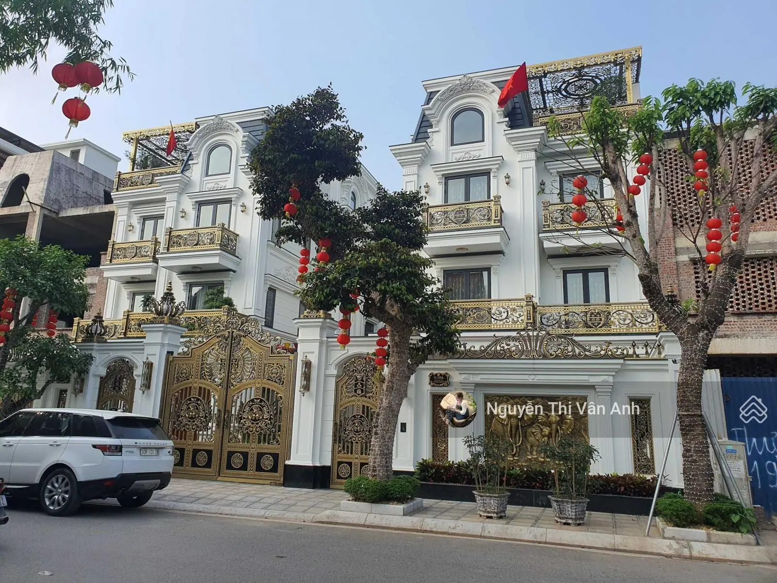 Chính chủ cần bán biệt thự Yên Hòa DT: 300m2 mặt tiền 17,5m vị trí đẹp. 0987 689 ***