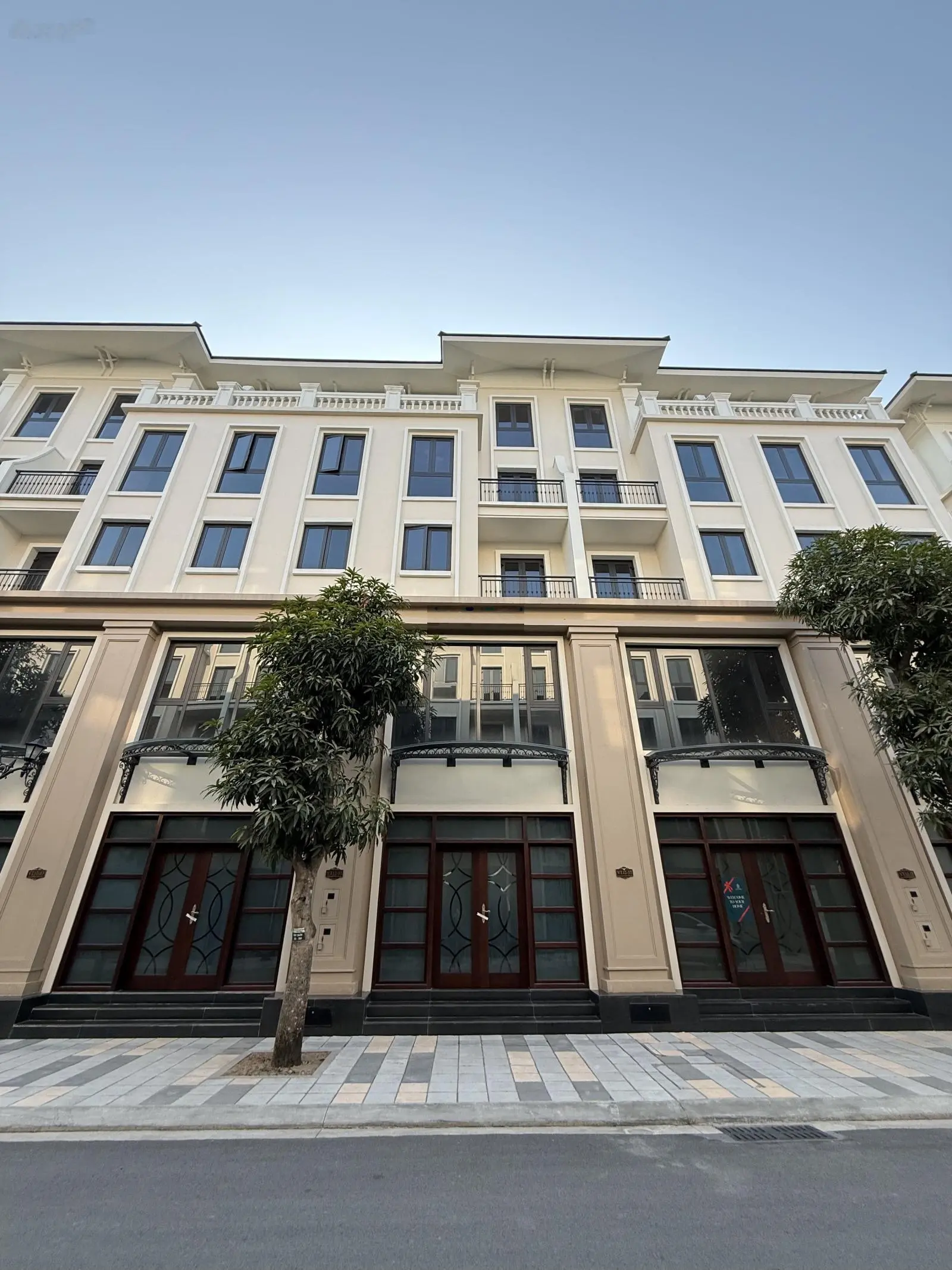 Chủ ngộp bank cần bán, phân khu thời đại cạnh chung cư masteri. chỉ nhỉnh 8tỷ.