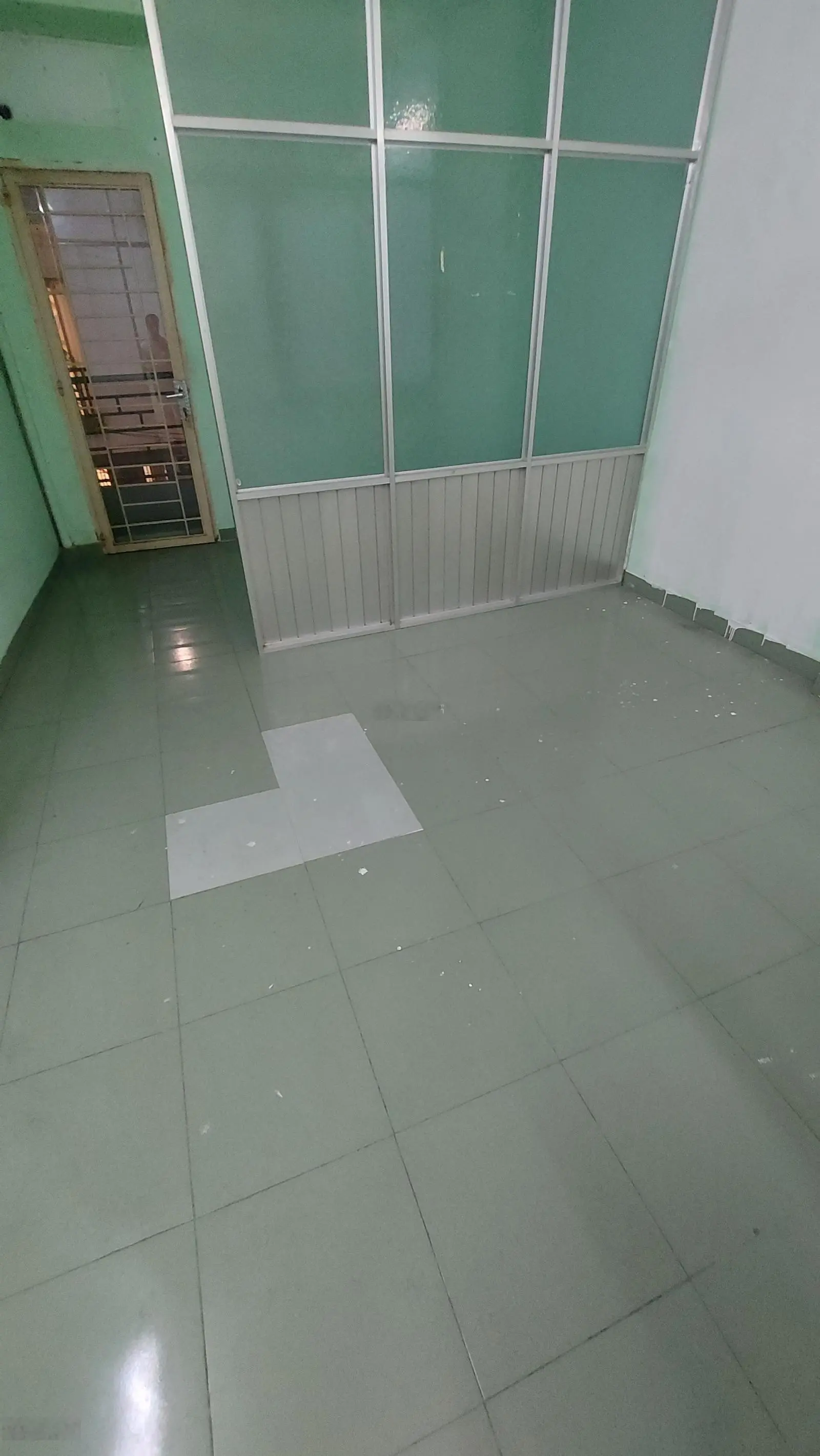 Bán nhà 1 lầu mặt tiền đường số 8m quận 4