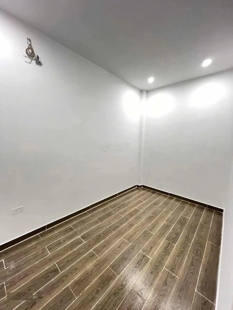 Chính chủ cần bán Miếu Hai Xã thông ra Hồ Sen. * Giá: 3.55 tỷ (thoả thuận) DT = 48m2 x 4 T