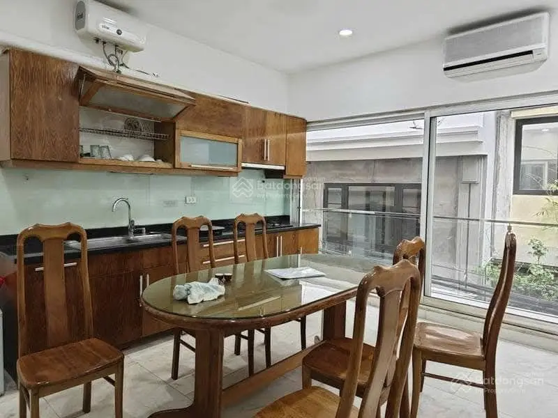 Vip Ba Đình - Khu nhiều toà VP Đại Sứ Quán -thiết kế hiện đại - ôtô dừng đỗ vào nhà - 2 sân thoáng