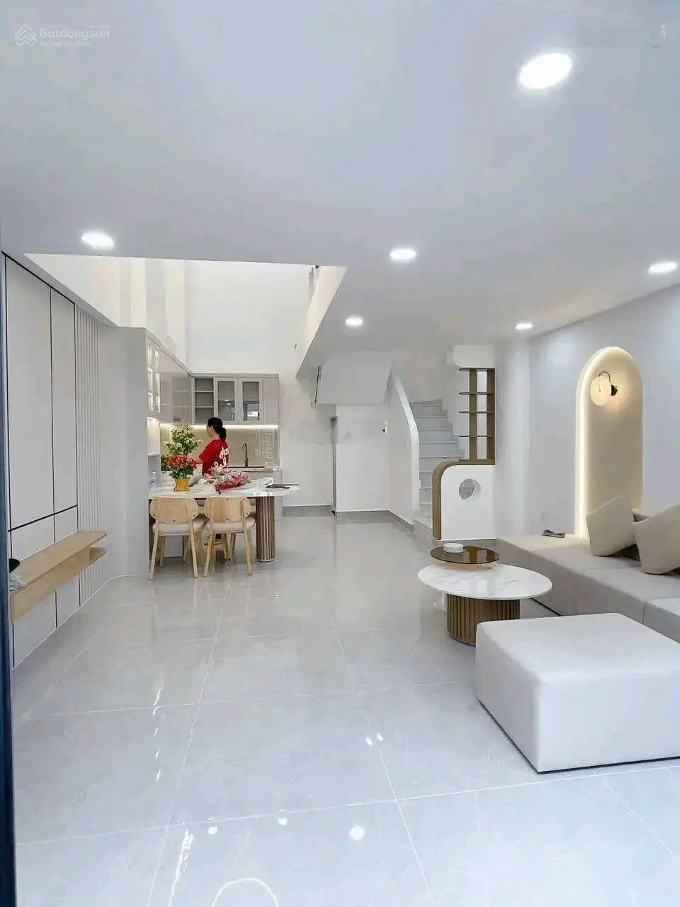 Bán nhà ngay MTĐ nhà đường Đào Tấn P5 Quận 5 60m2 (5x12m) nhà 3 lầu, có sổ hồng, pháp lý chuẩn