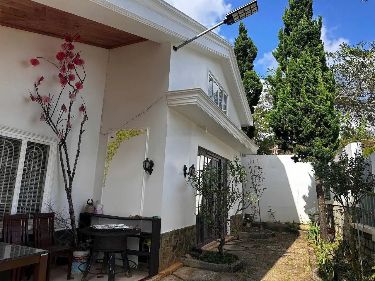 Chính chủ cần bán gấp để chuyển xuống SG tiện cho con đi học nên để giá 420tr/1.800m2 có nhà và đât