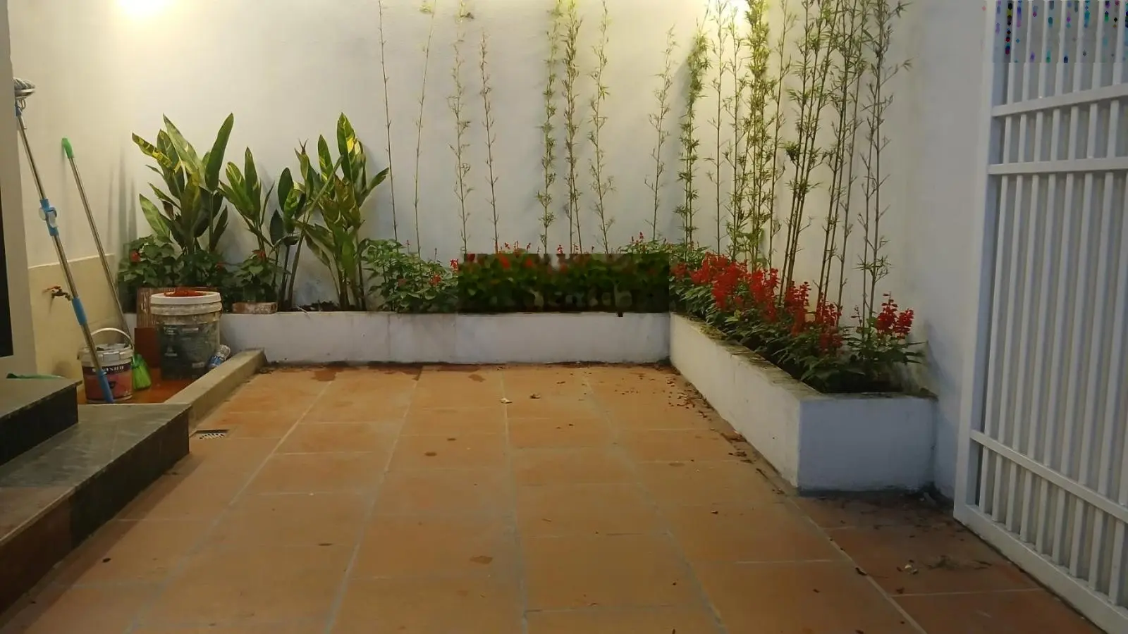 Bán gấp nhà gần chân cầu vượt Ngũ hiệp -70m2 x4 tầng , mỗi tầng gồm 2 ngủ- chỉ 5.19 tỷ,ô tô đỗ cổng